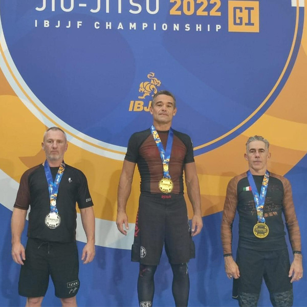 Simon on the open weight podium at the 2022 No-Gi Euros